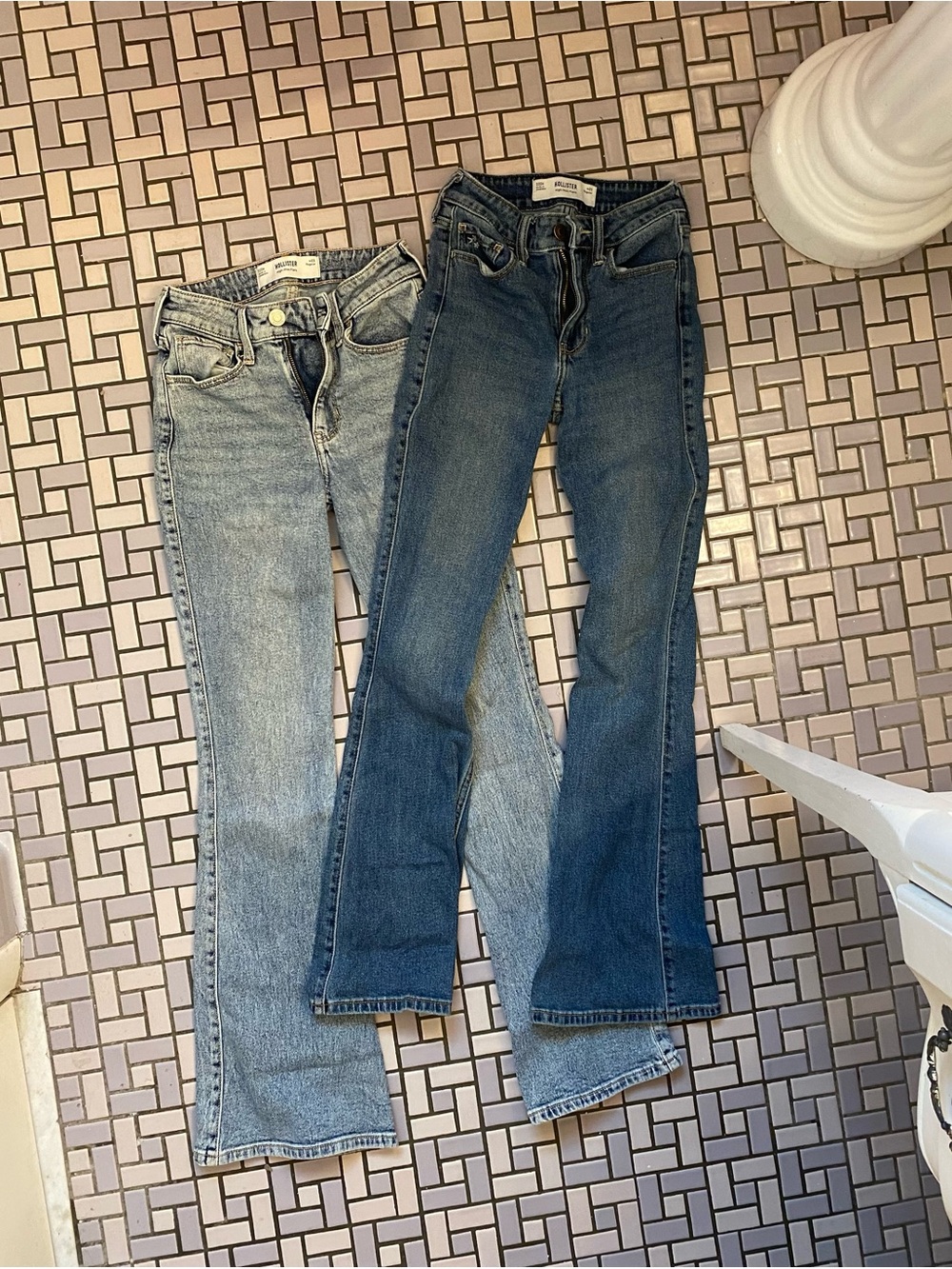 Hollister High Rise Flare Jeans Lot of 2, Sz 000 Regular, Sz. 23